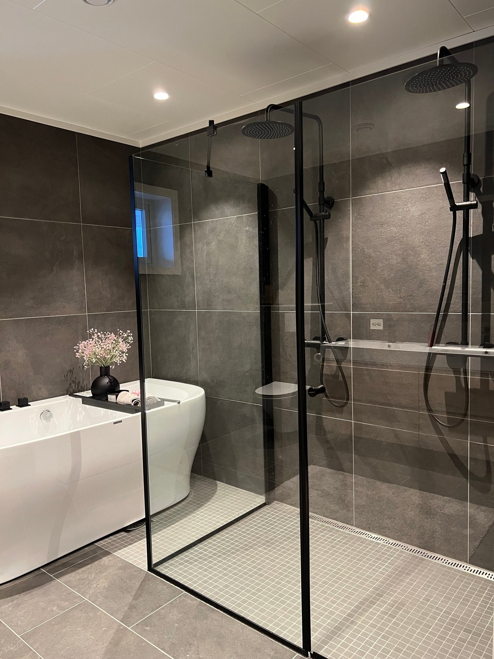 Baderom 1. Etasje Galleribilde