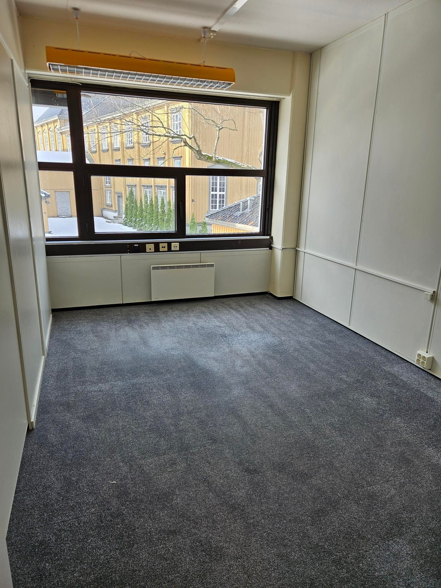 Kontor ca 12kvm - 2. etg. Galleribilde