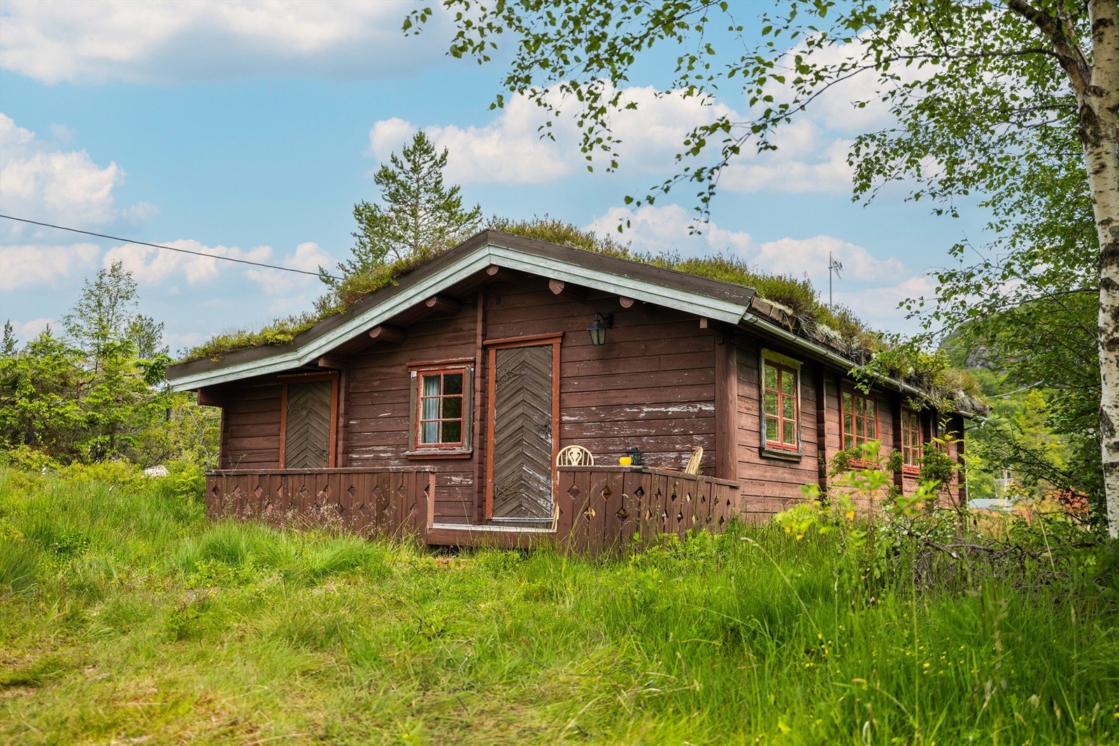 Sjarmerende hytte i meget sentral beliggenhet på Ørskogfjellet Galleribilde