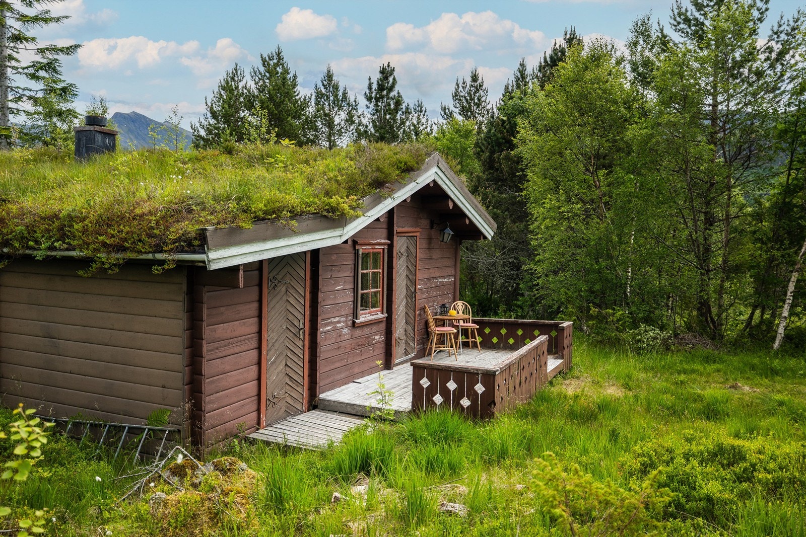 Bjørn Pedersen har gleden av å presentere Ålesundsvegen 243. Galleribilde