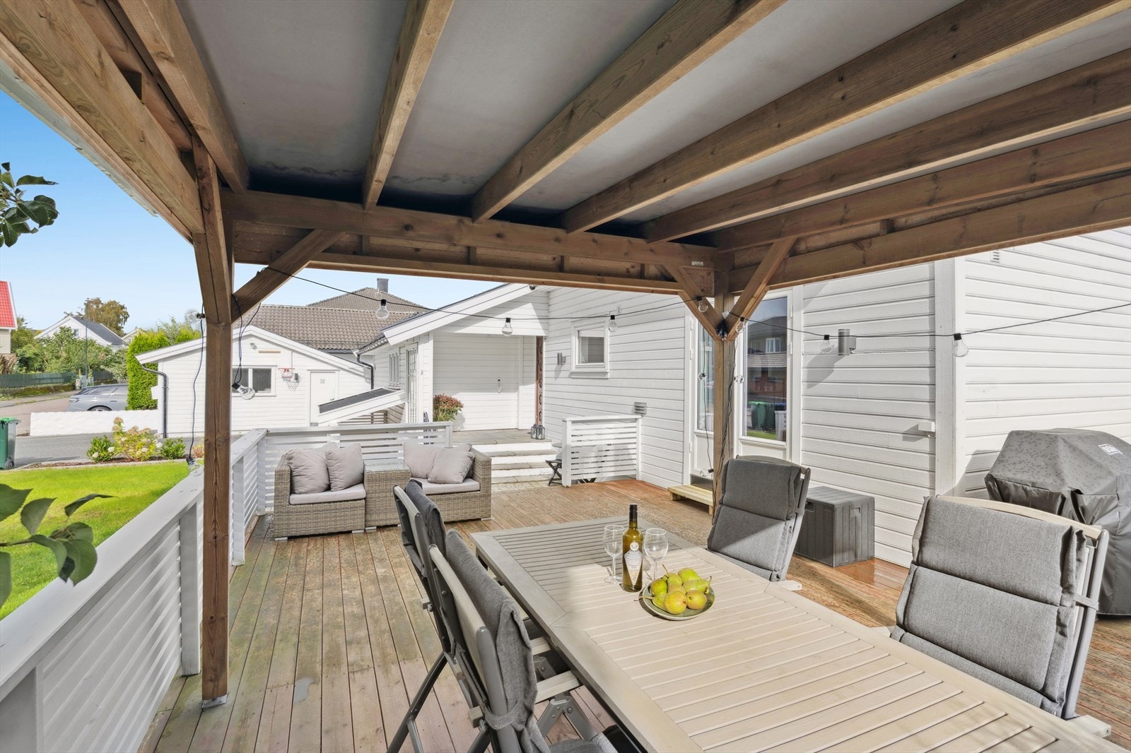 I 2016 ble terrassen oppgradert med nytt rekkverk og terrassebord. Galleribilde