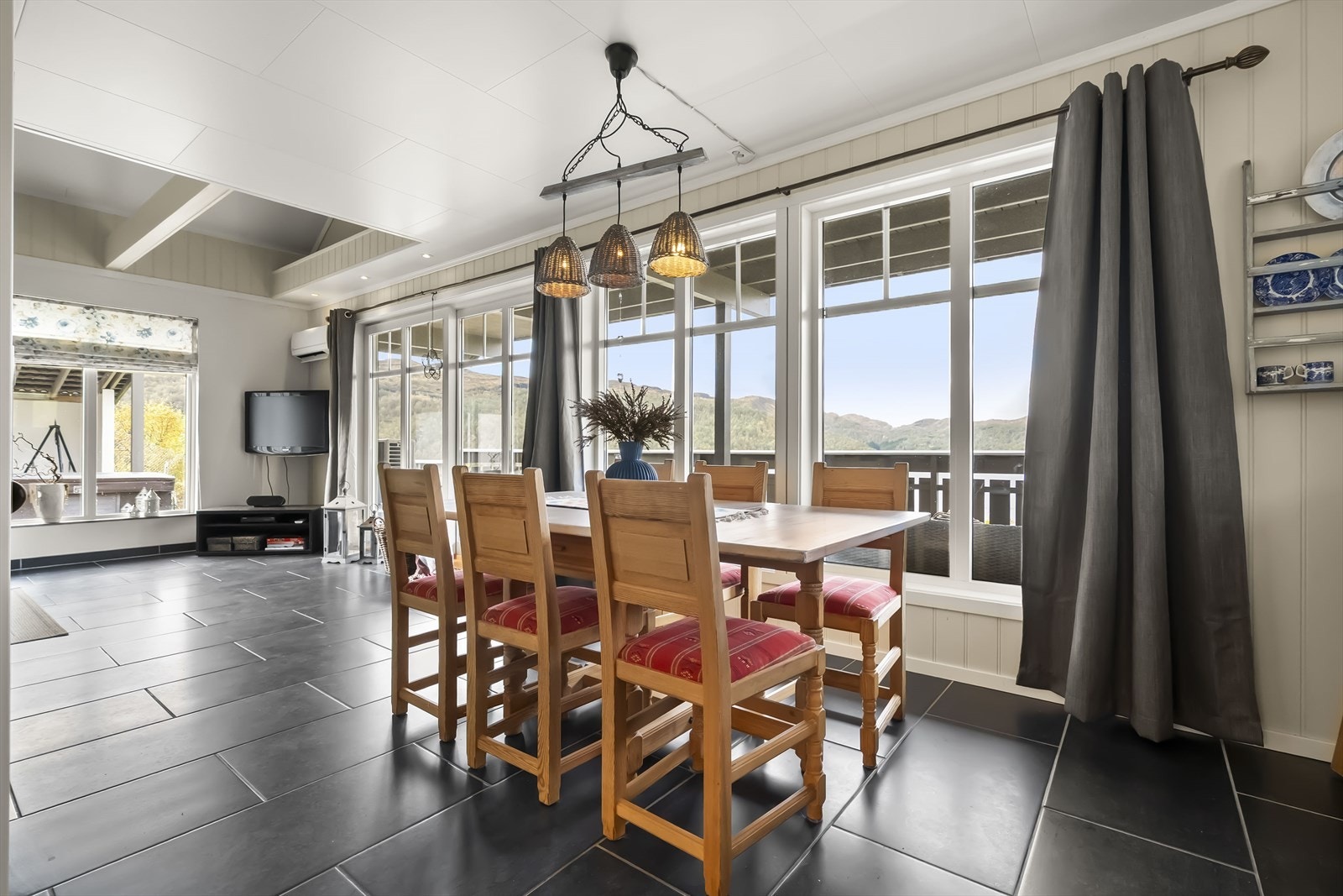 God plass til spisebord også Galleribilde