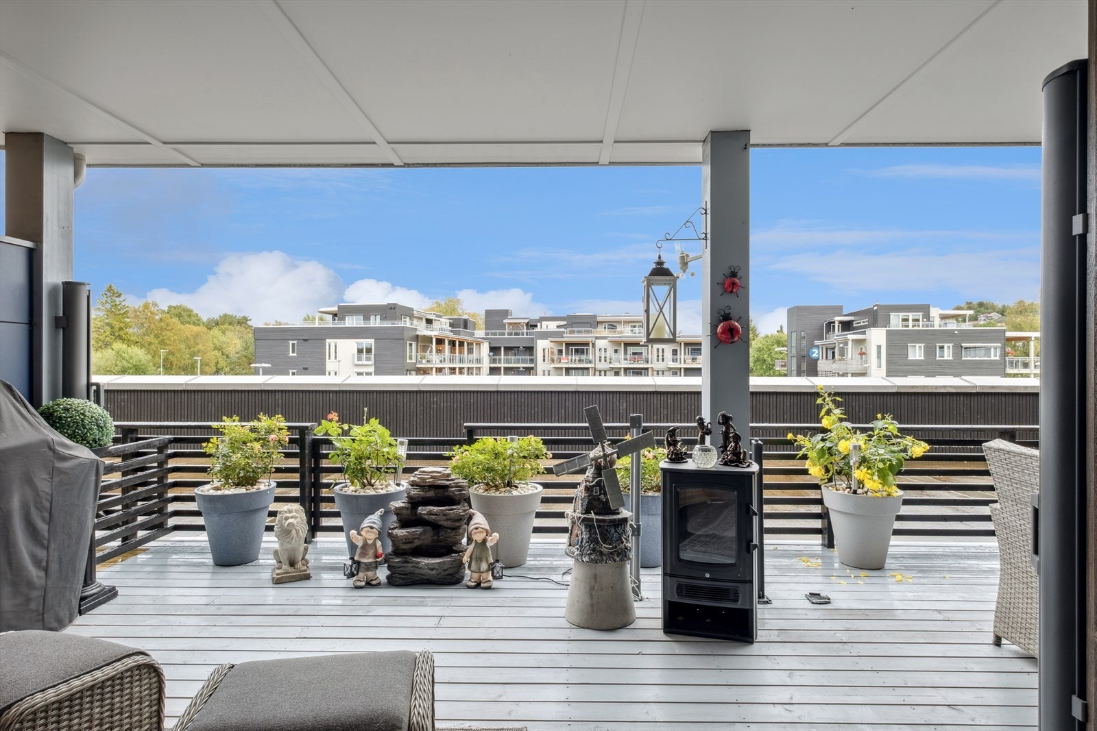 Terrasse med utsyn mot byggetrinn 2 og 3 Galleribilde