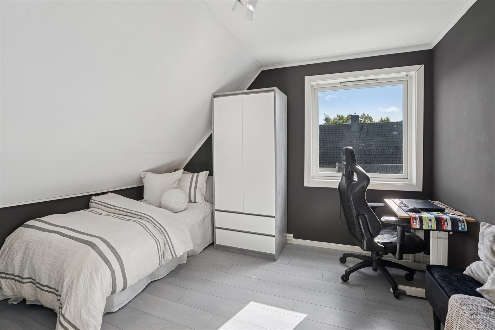 De ekstra soverommene passer perfekt som barnerom, gjesterom eller som hjemmekontor. Galleribilde