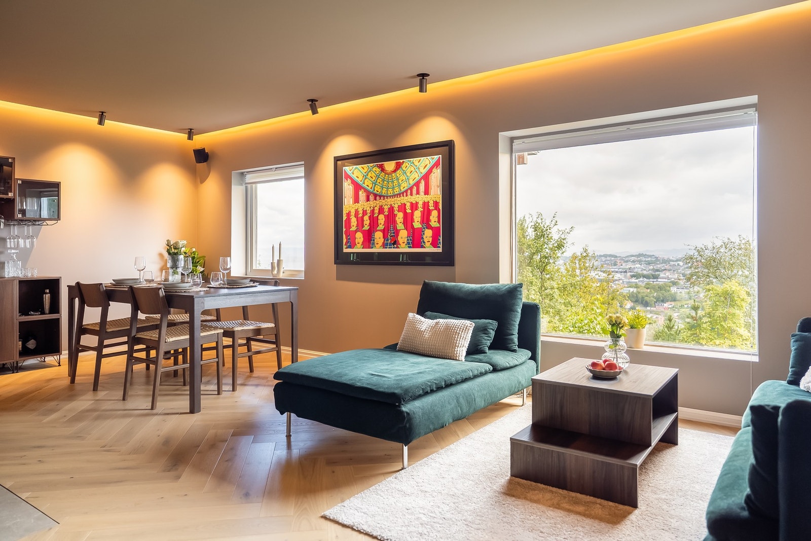 Velkommen til en meget lekker 1/4-part på to plan. Galleribilde