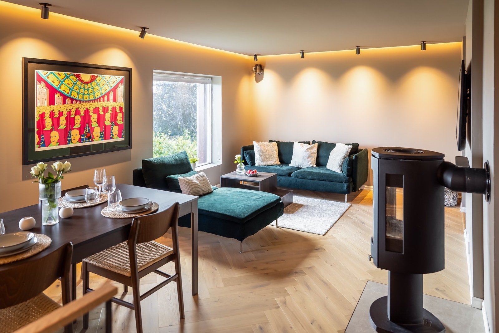 Romslig stue på 26,4 kvm. Galleribilde