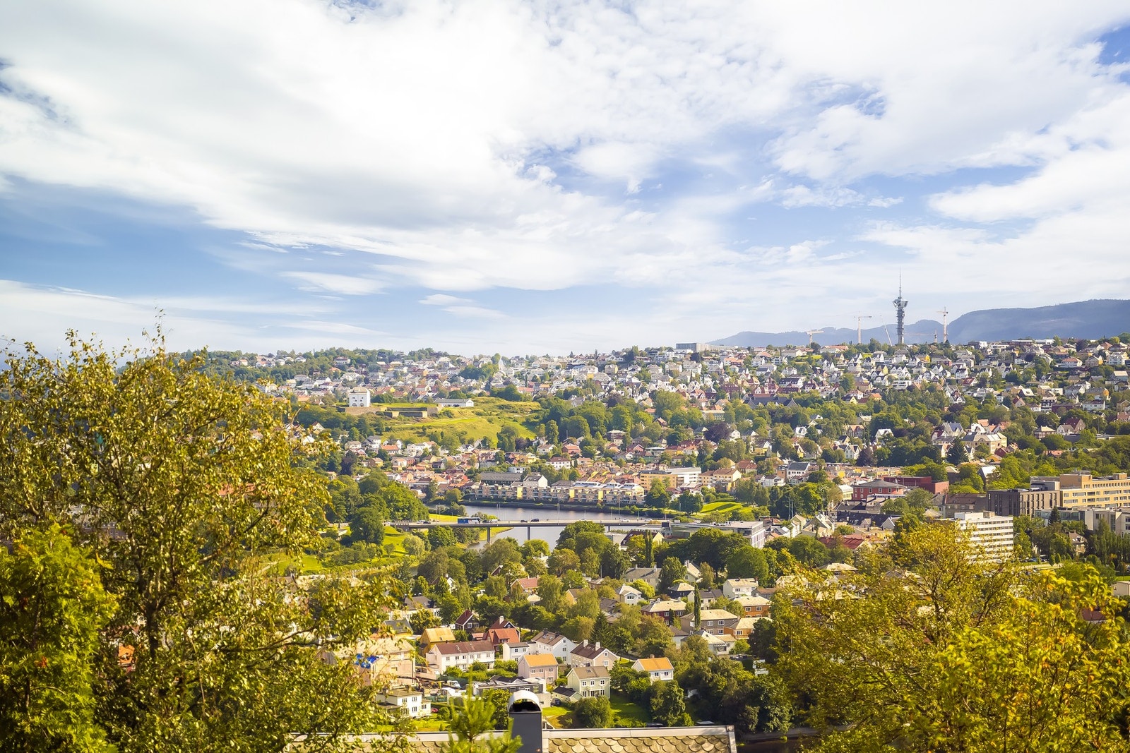 Her ser man Nidelva, Tyholttårnet og Kristiansten festning. Galleribilde