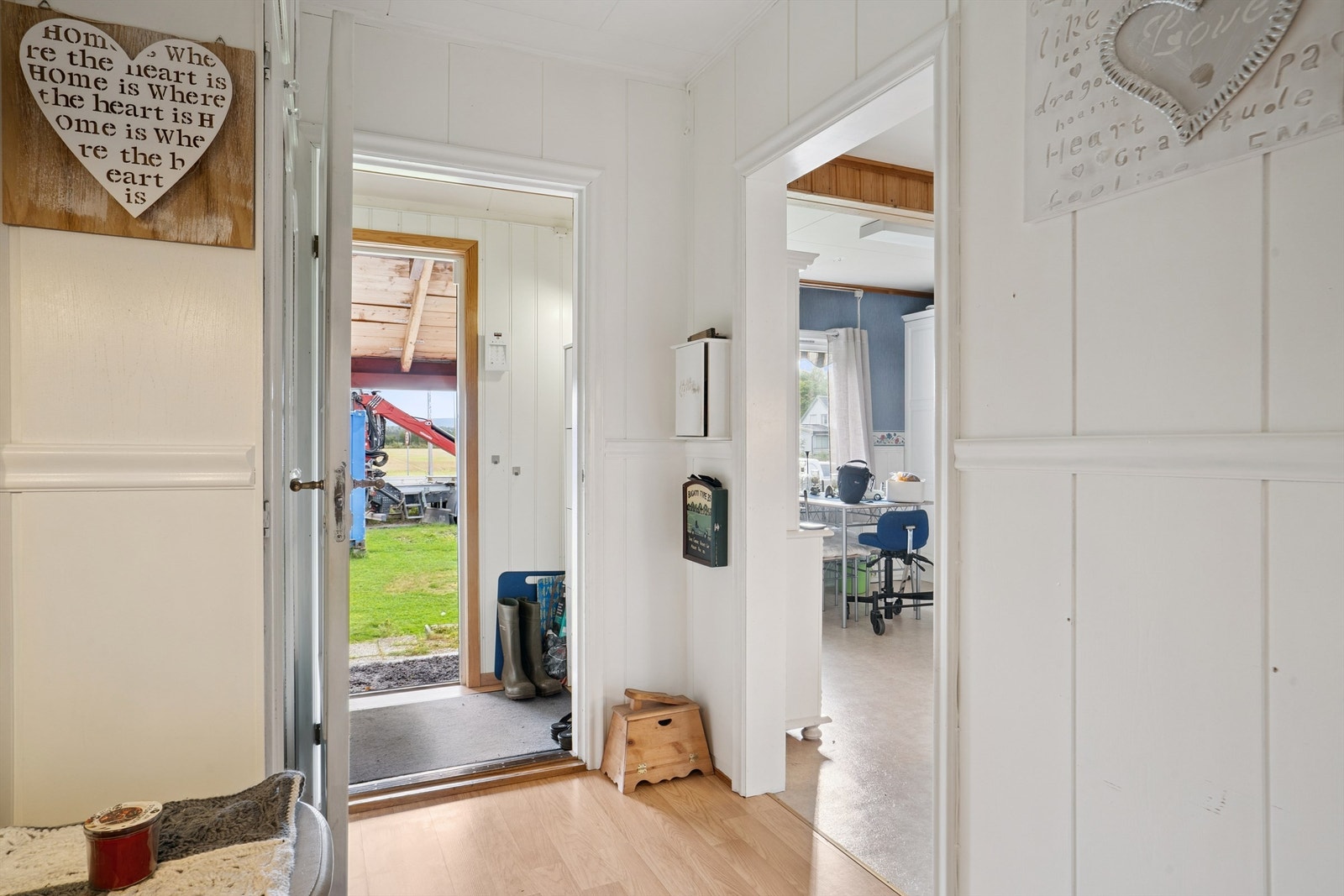 Fra gangen er det også direkte adkomst til både kjøkken og vindfang. Galleribilde