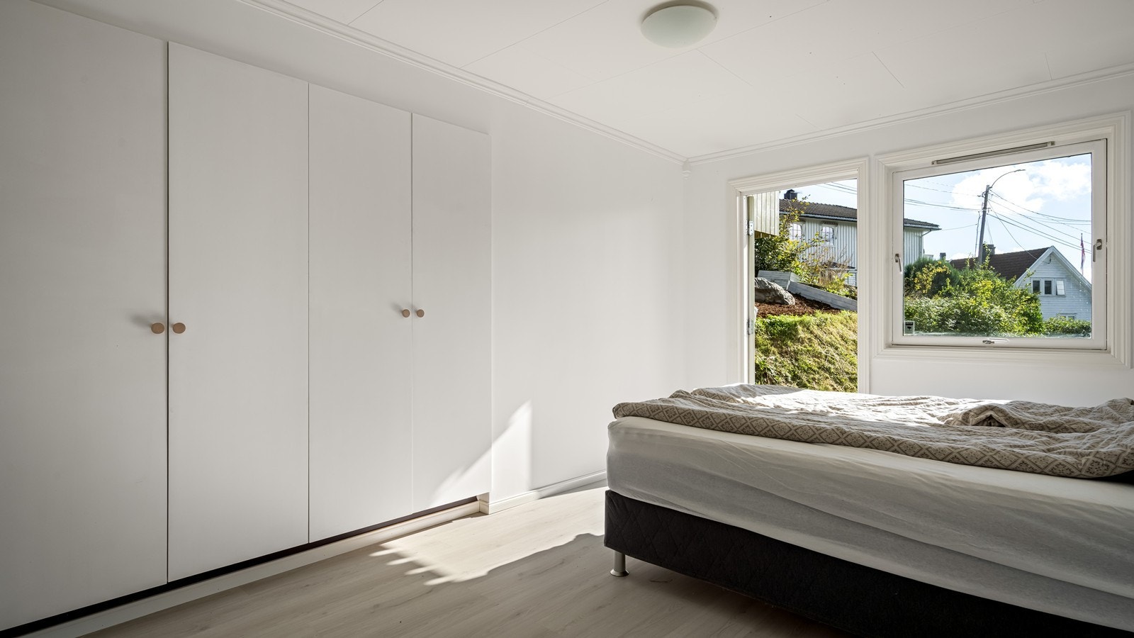 Hovedsoverommet har direkte adkomst til hagen Galleribilde