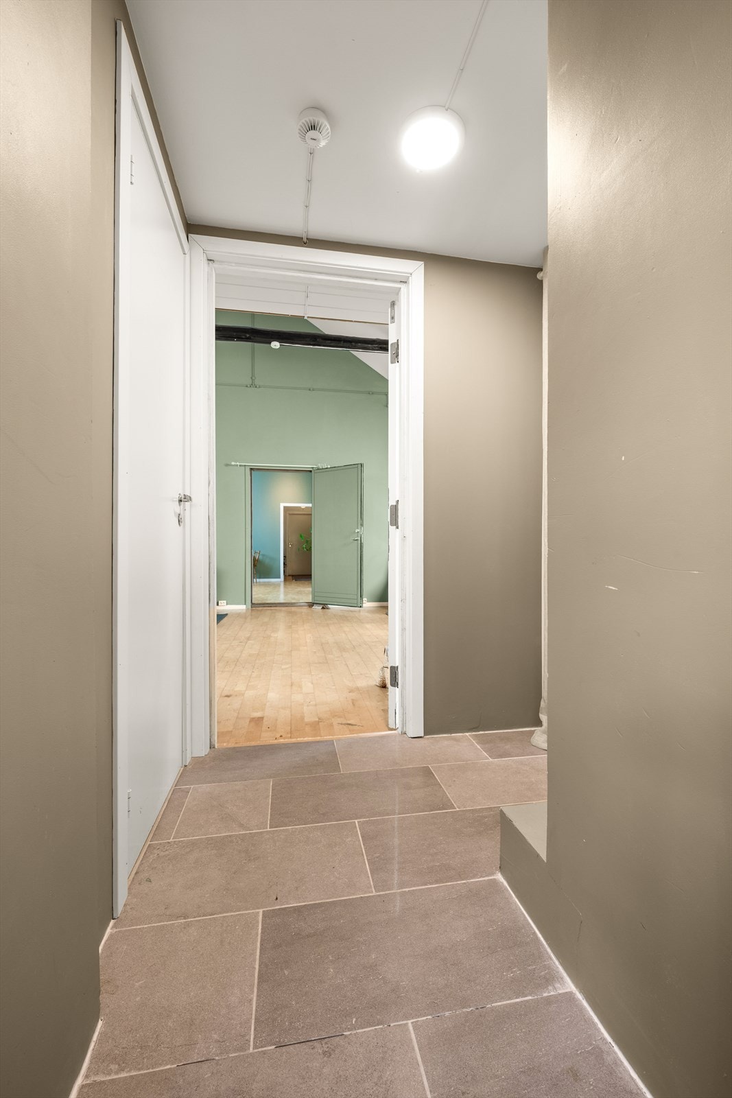 Videre kommer man inn i Snr. 36 - Næringsdelen. Galleribilde