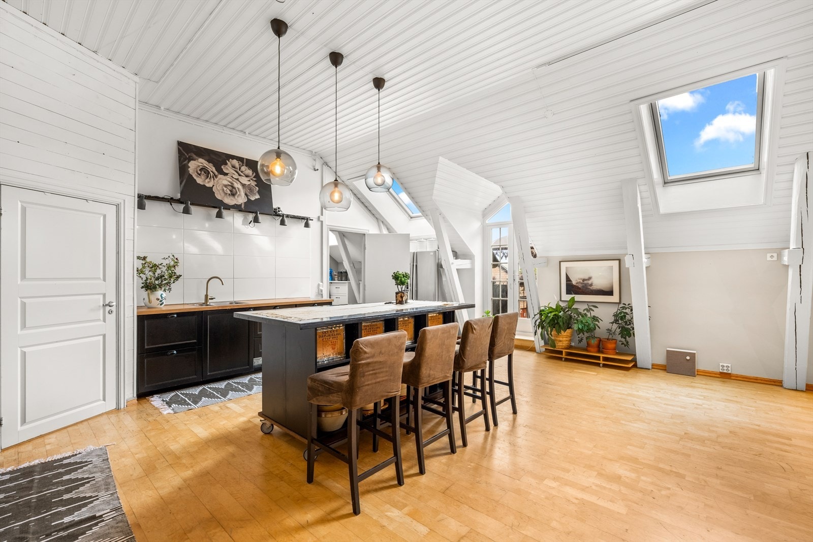 Rommene må oppleves for oppleve den gode atmosfæren de gir. Galleribilde