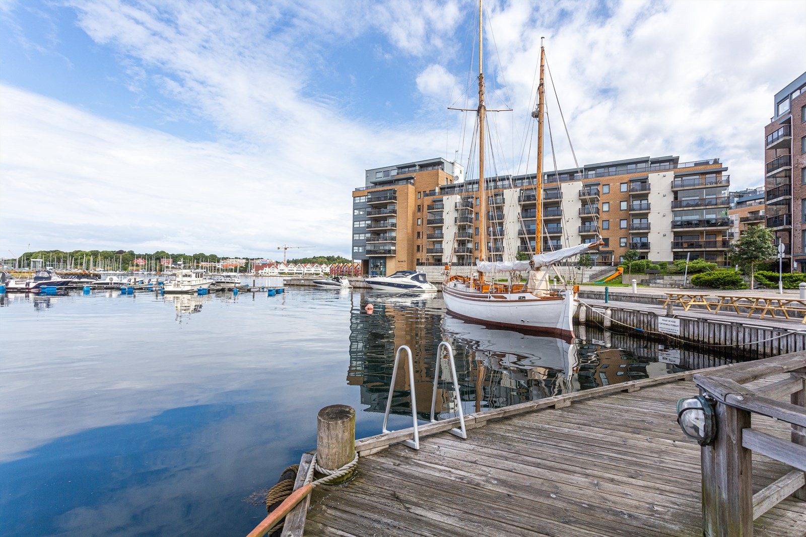 Maritime omgivelser. Herfra kan man følge "Den Blå Promenade" langs sjøen inn til kjernen av Stavanger sentrum Galleribilde