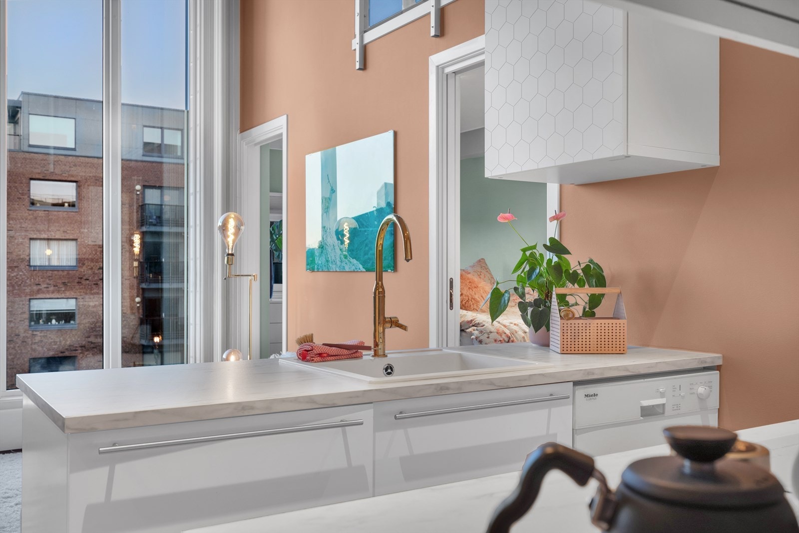 Et delikat kjøkken med god arbeidsplass Galleribilde