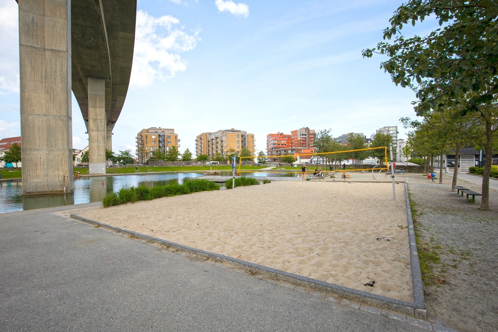 Strandvolleyball bane med Badedammen Galleribilde