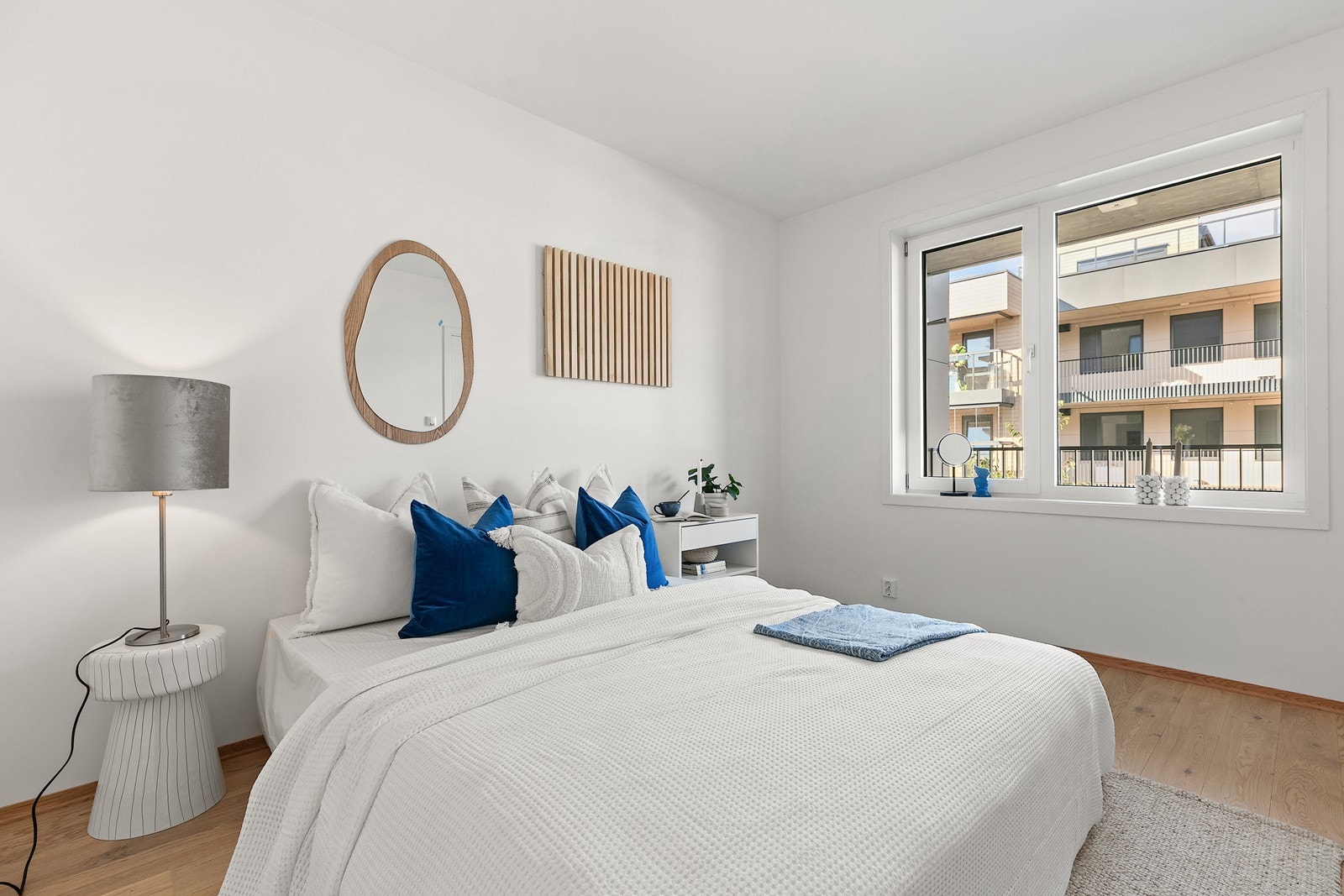 Lyst og pent soverom av god størrelse. Galleribilde