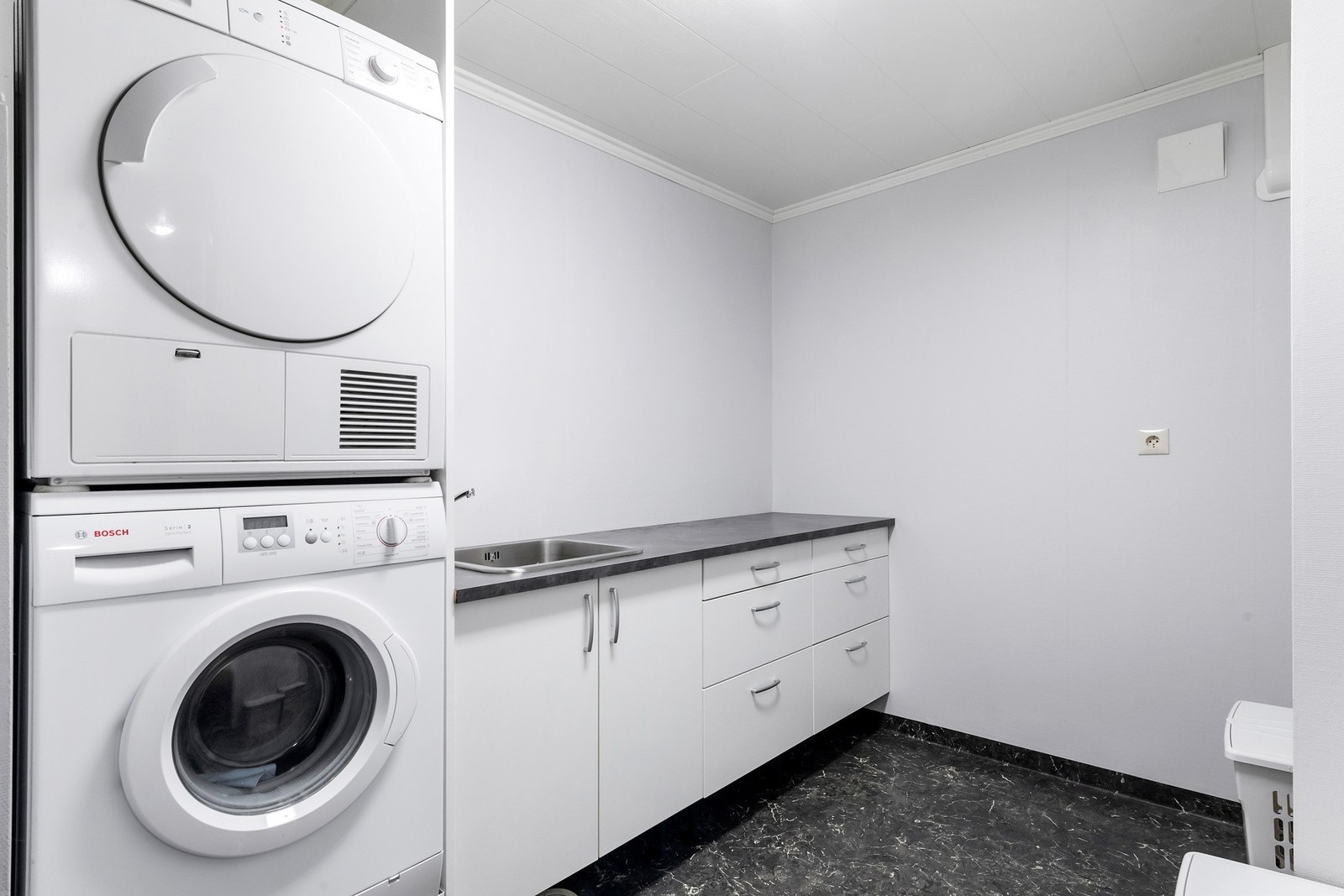 Eget moderne vaskerom i uetg. Galleribilde