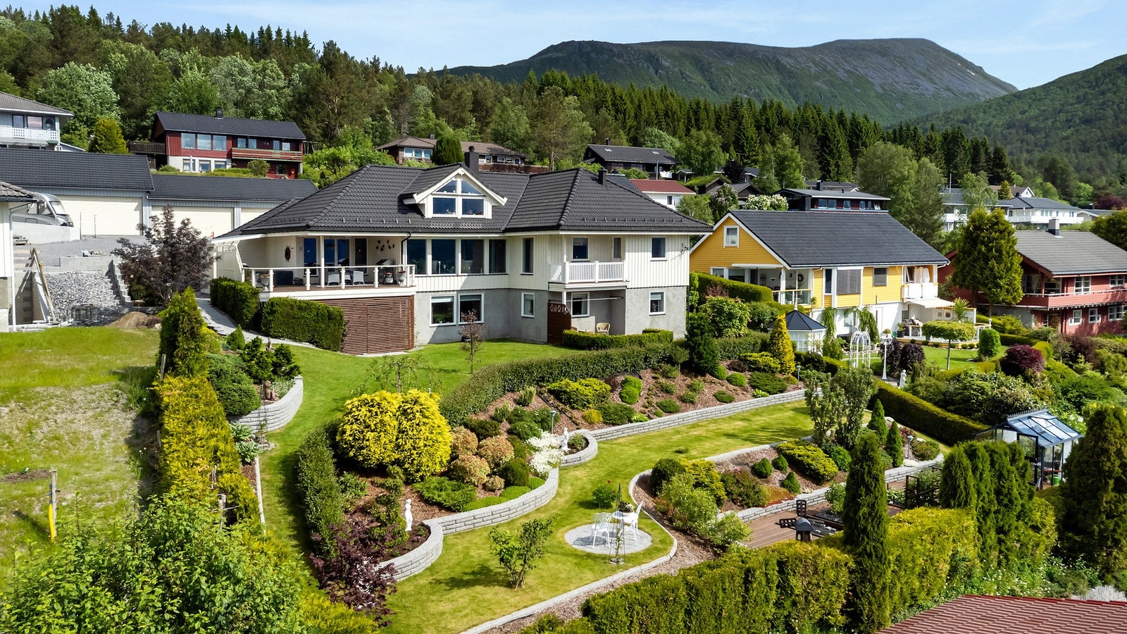 Velkommen til vakre Øvre Kongefaret 27! Galleribilde