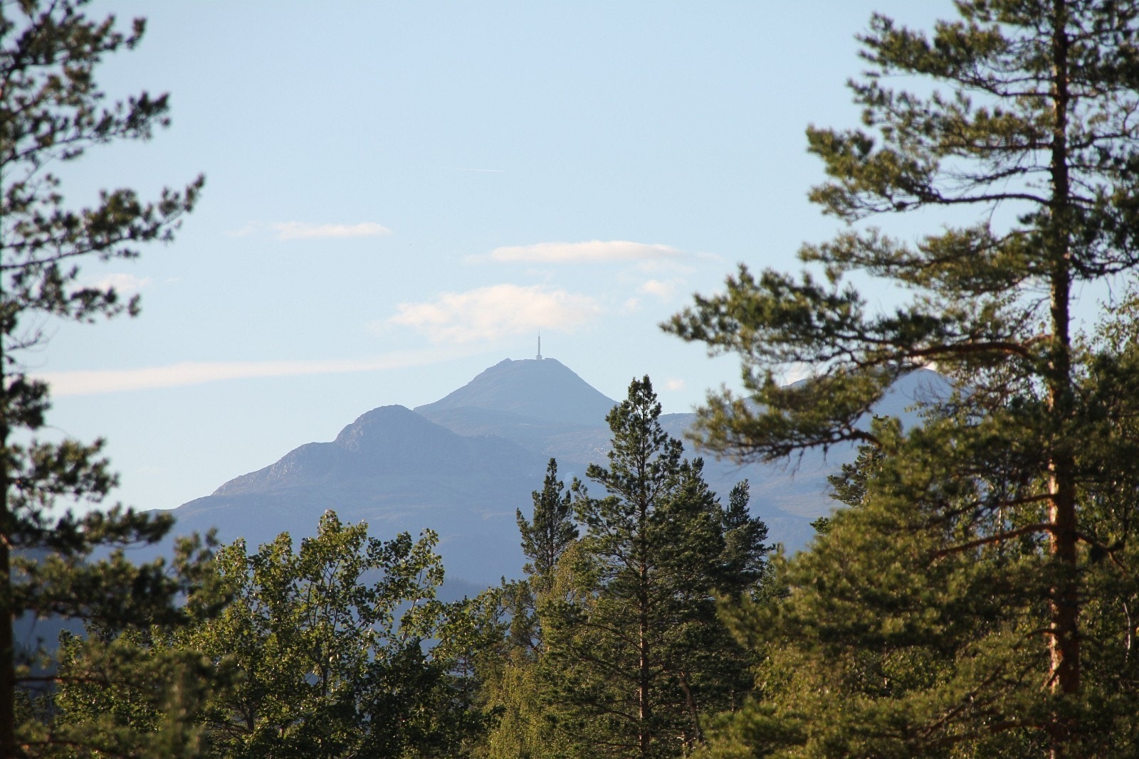 Utsikt fra Tomte området. Gaustatoppen Galleribilde