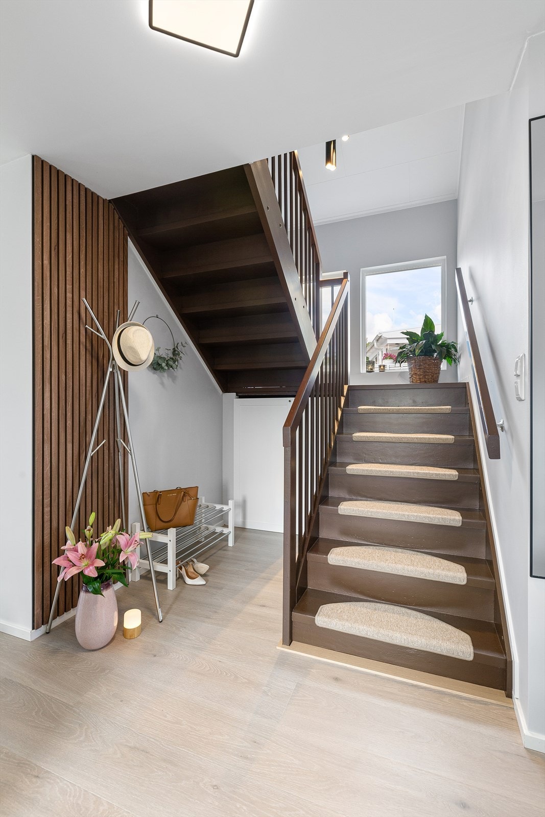 Varmtvannsbereder fra 2022 er plassert under trappen Galleribilde