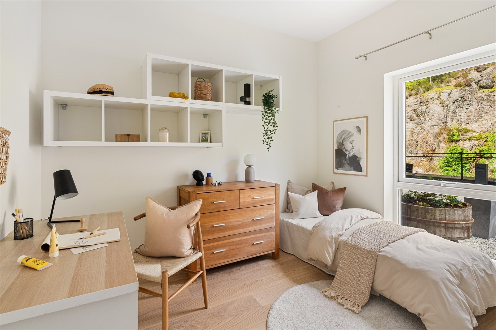 Soverom 1 er brukt som kontor/gjesterom. Galleribilde