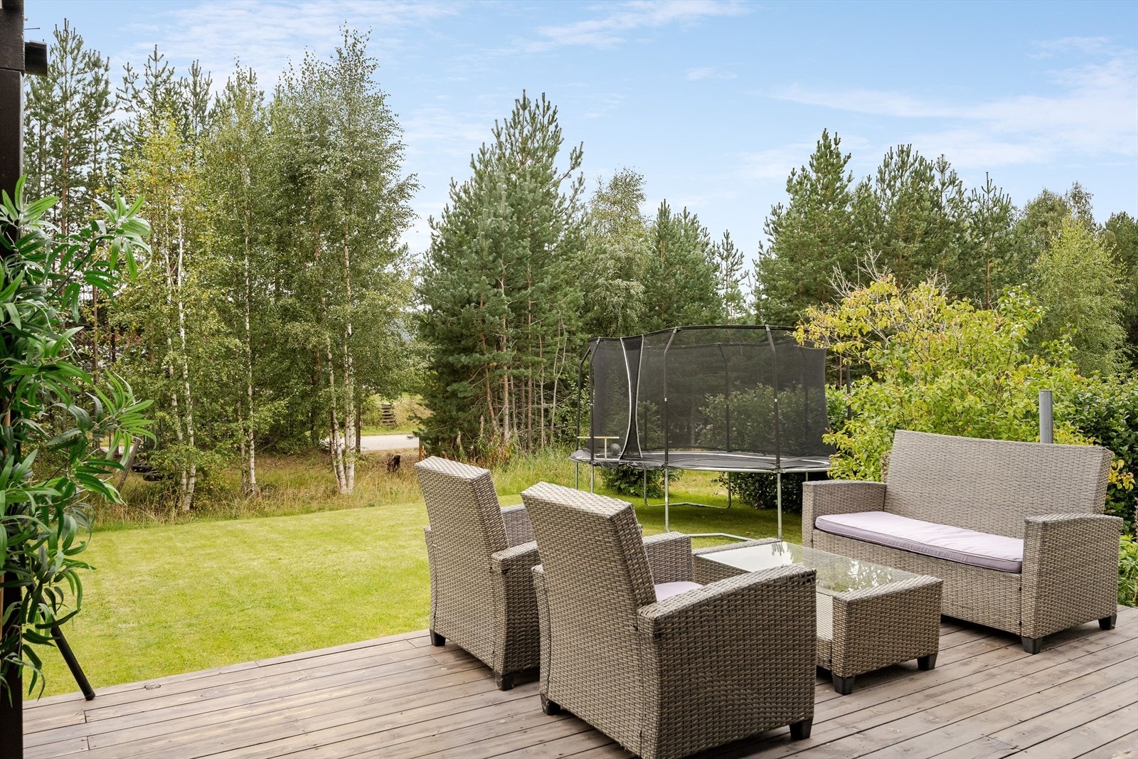 Eiendommen grenser mot friarealer som gir en fin og usjenert beliggenhet. Galleribilde