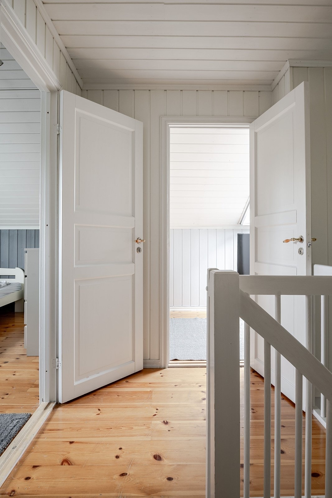 Gang/trapperom med adkomst til soverom og tv-stue/soverom. Galleribilde