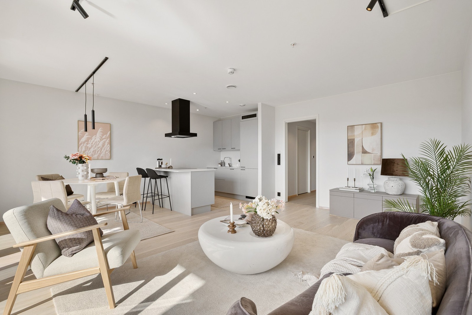 Leiligheten er på 68m² og ligger fint til i byggets 2. etasje. Galleribilde