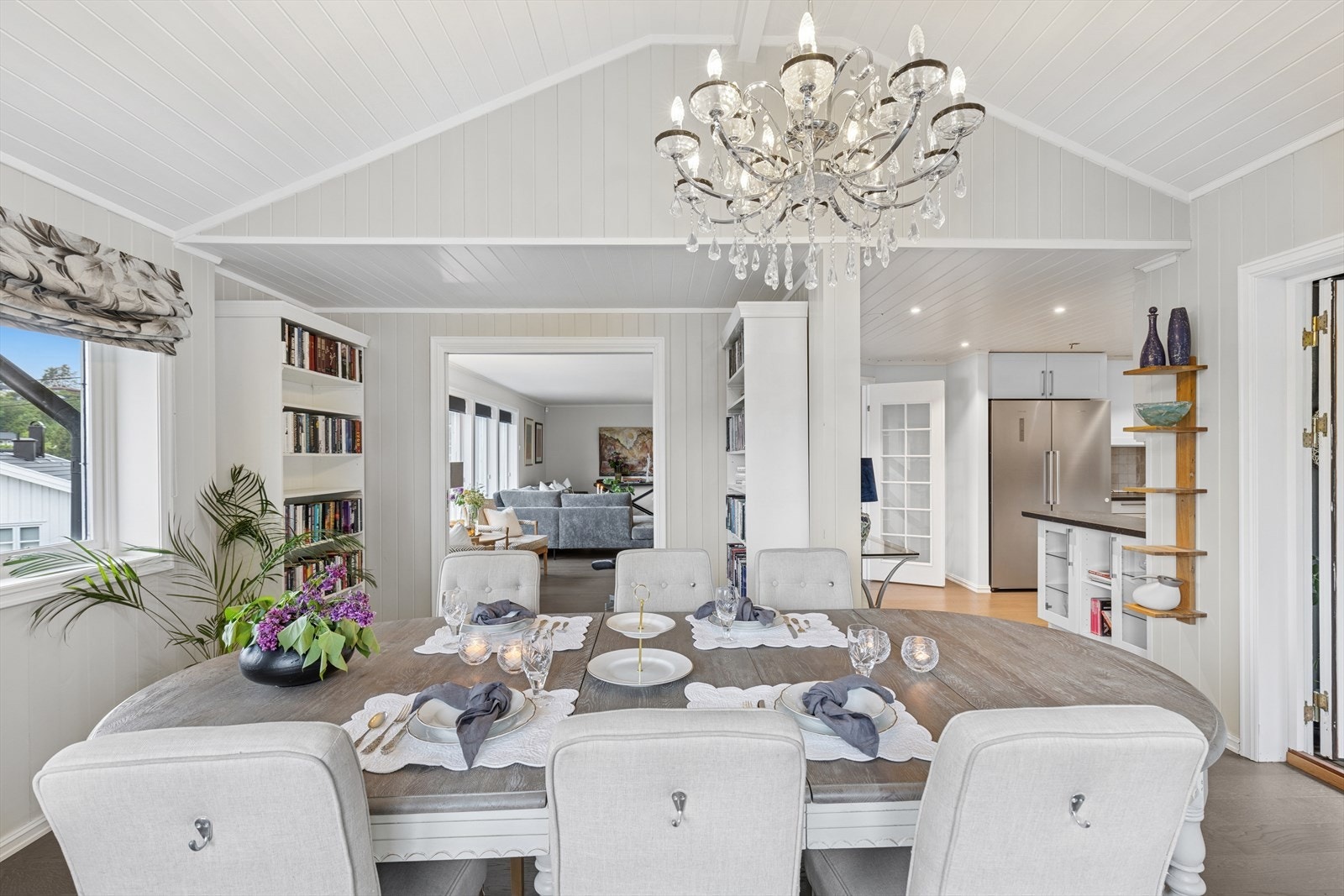 Delvis åpent mot kjøkkenet. Galleribilde