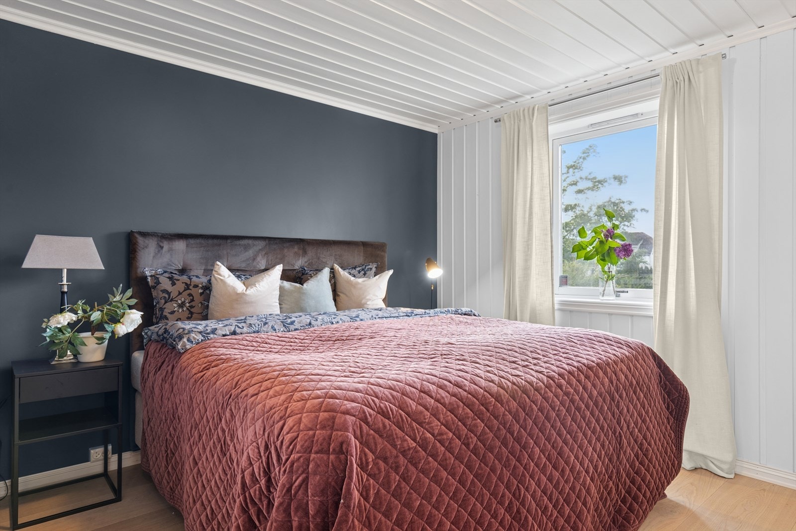 Romslig hovedsoverom (Soverom 2) Galleribilde