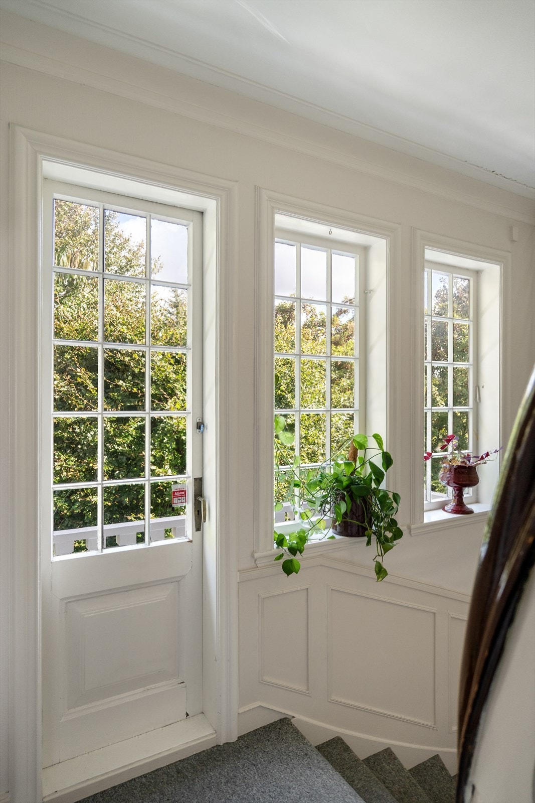 Andre etasje har gang m/utgang til balkong (3 kvm) Galleribilde