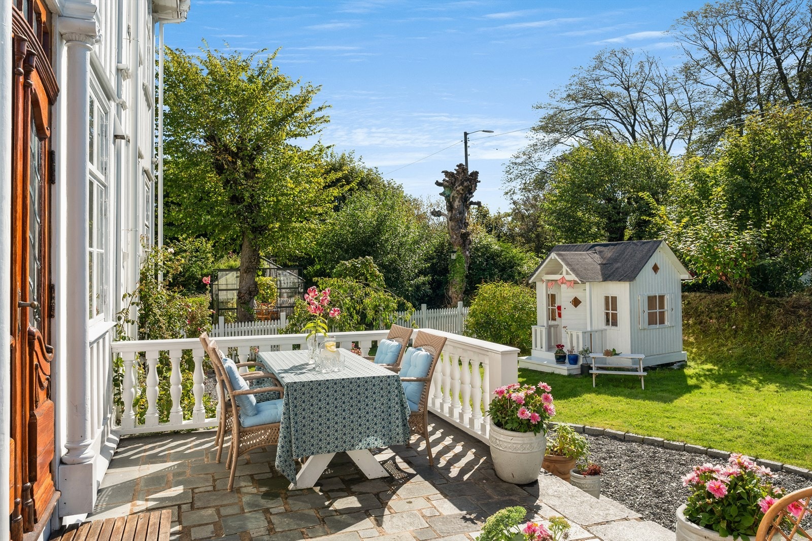 Hagen er svært usjenert og solrik Galleribilde