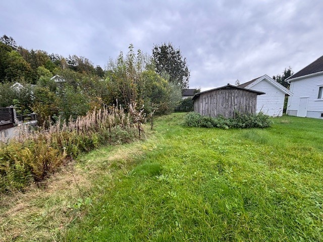 Tomten er godkjent oppført med en tomannsbolig Galleribilde