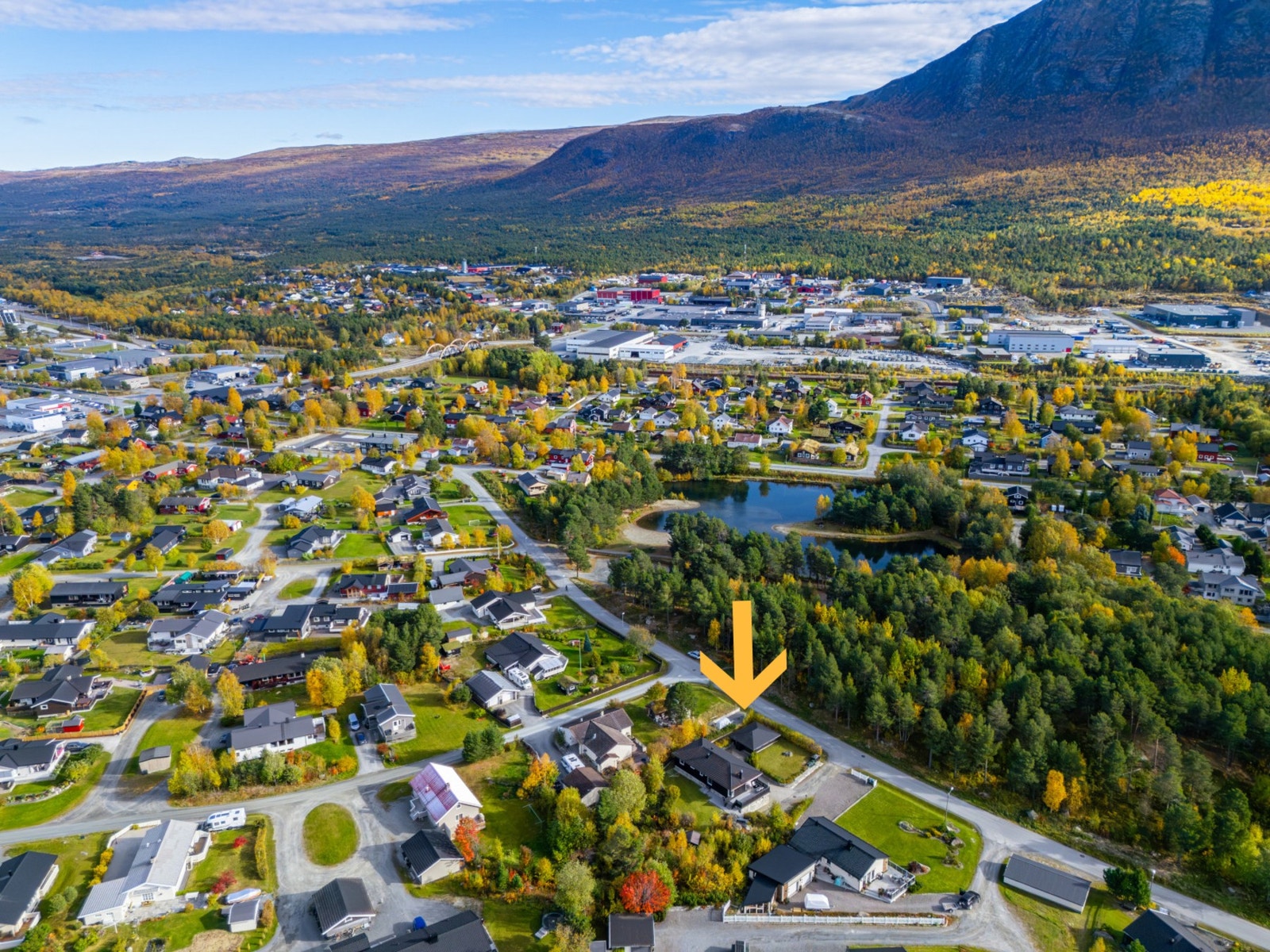 Attraktivt beliggende ved Kullsjøen sør i Oppdal sentrum Galleribilde