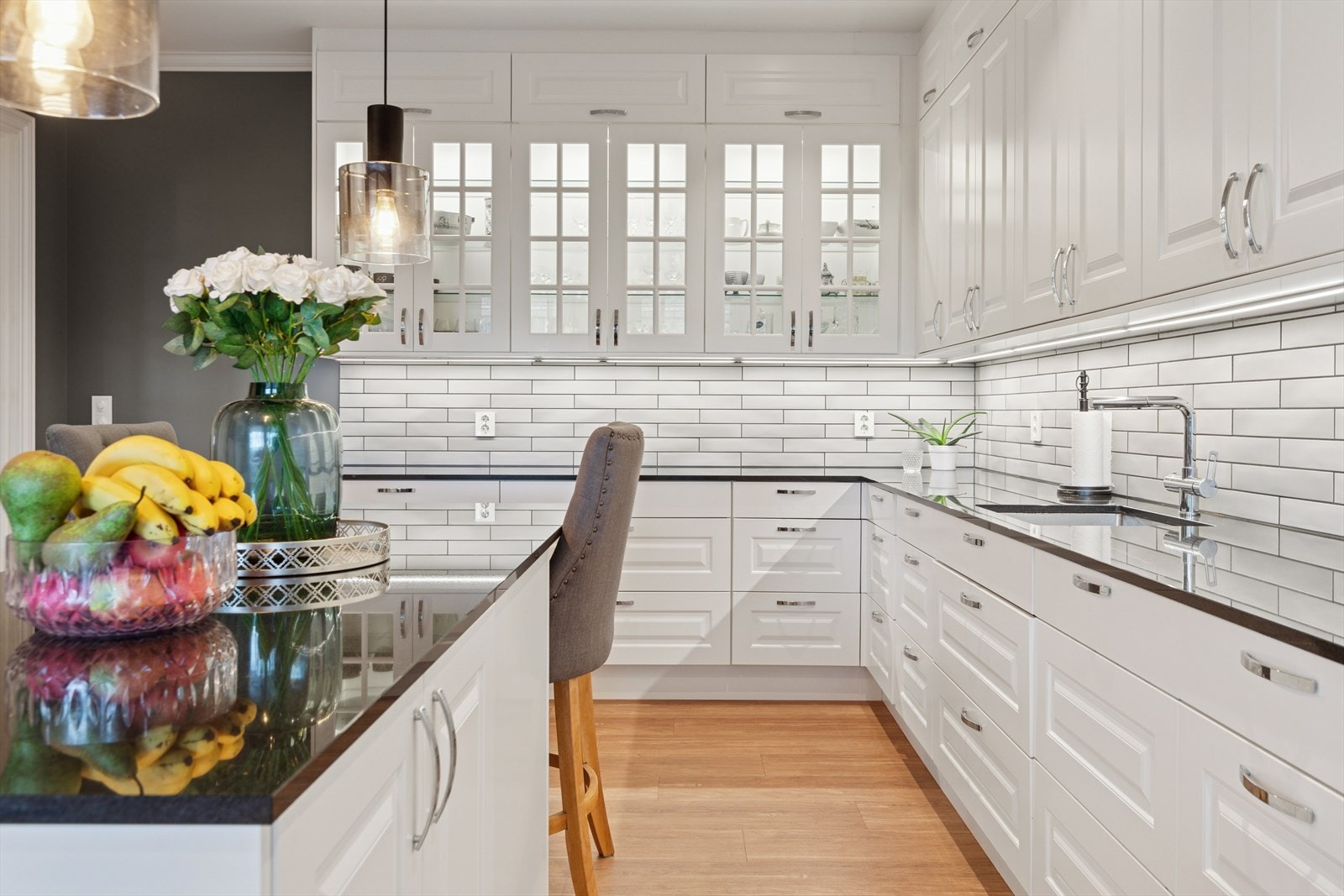 Lekker steinplate som gir innredningen et eksklusivt preg. Galleribilde