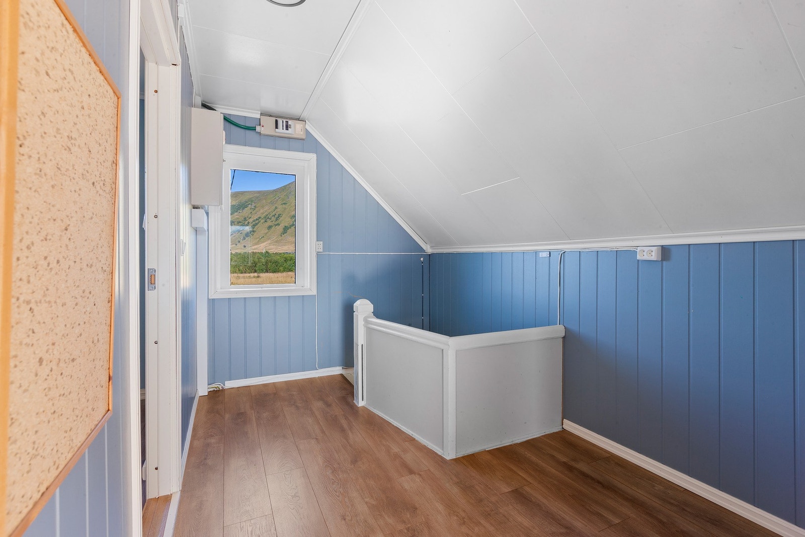 Gang loftsetasjen Galleribilde