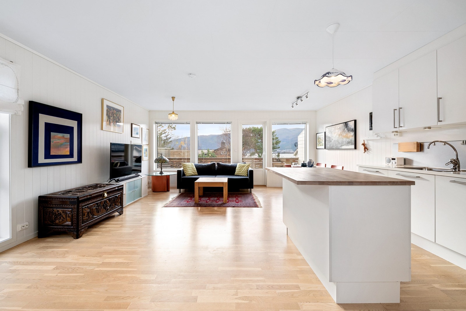 Bjørn Pedersen, Møremegling presenterer P.A. Musæus veg 3A Galleribilde