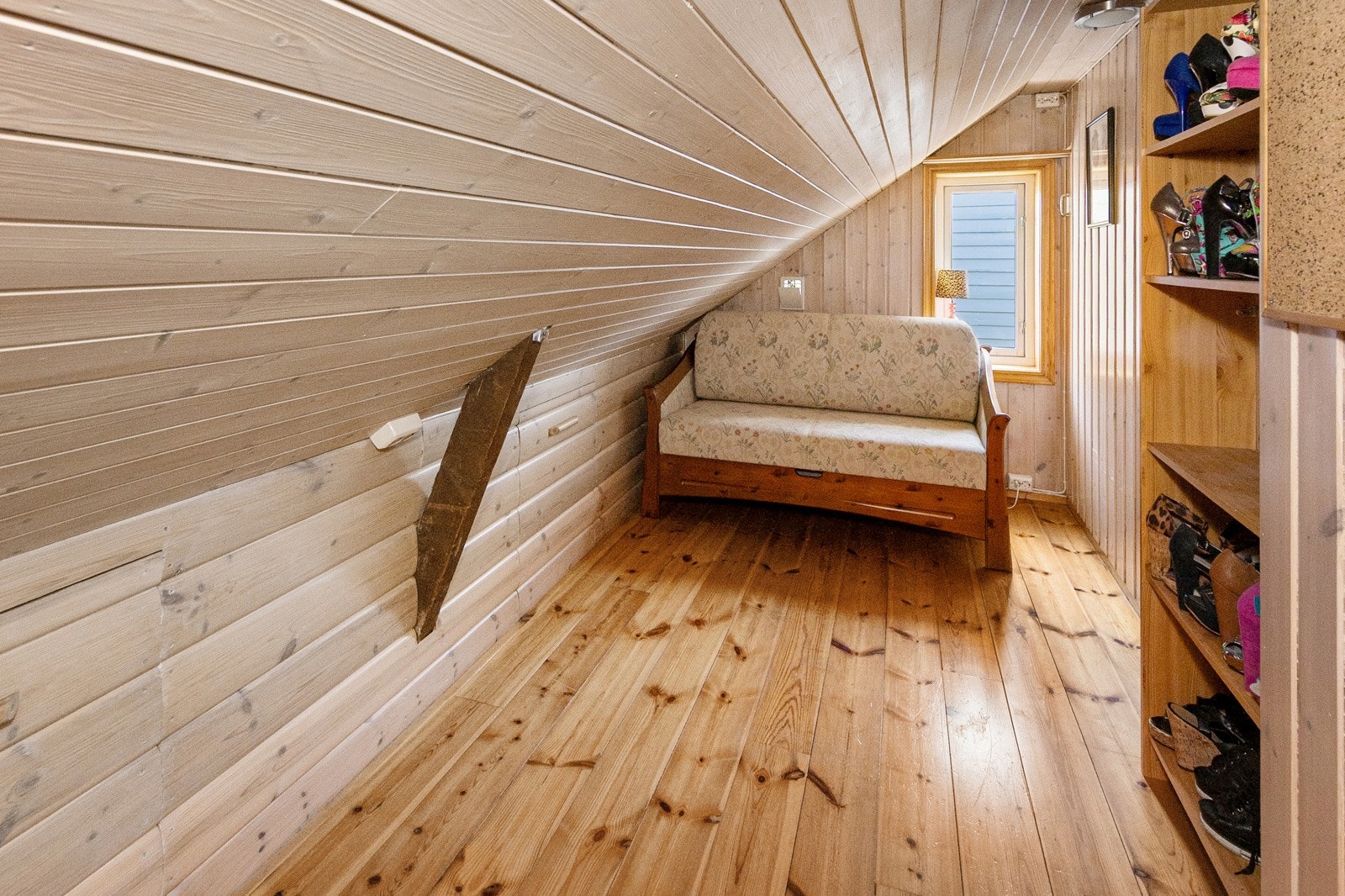 Innredet rom 1. Megler gjør oppmerksom på at rommet ikke er godkjent hos kommunen. Galleribilde