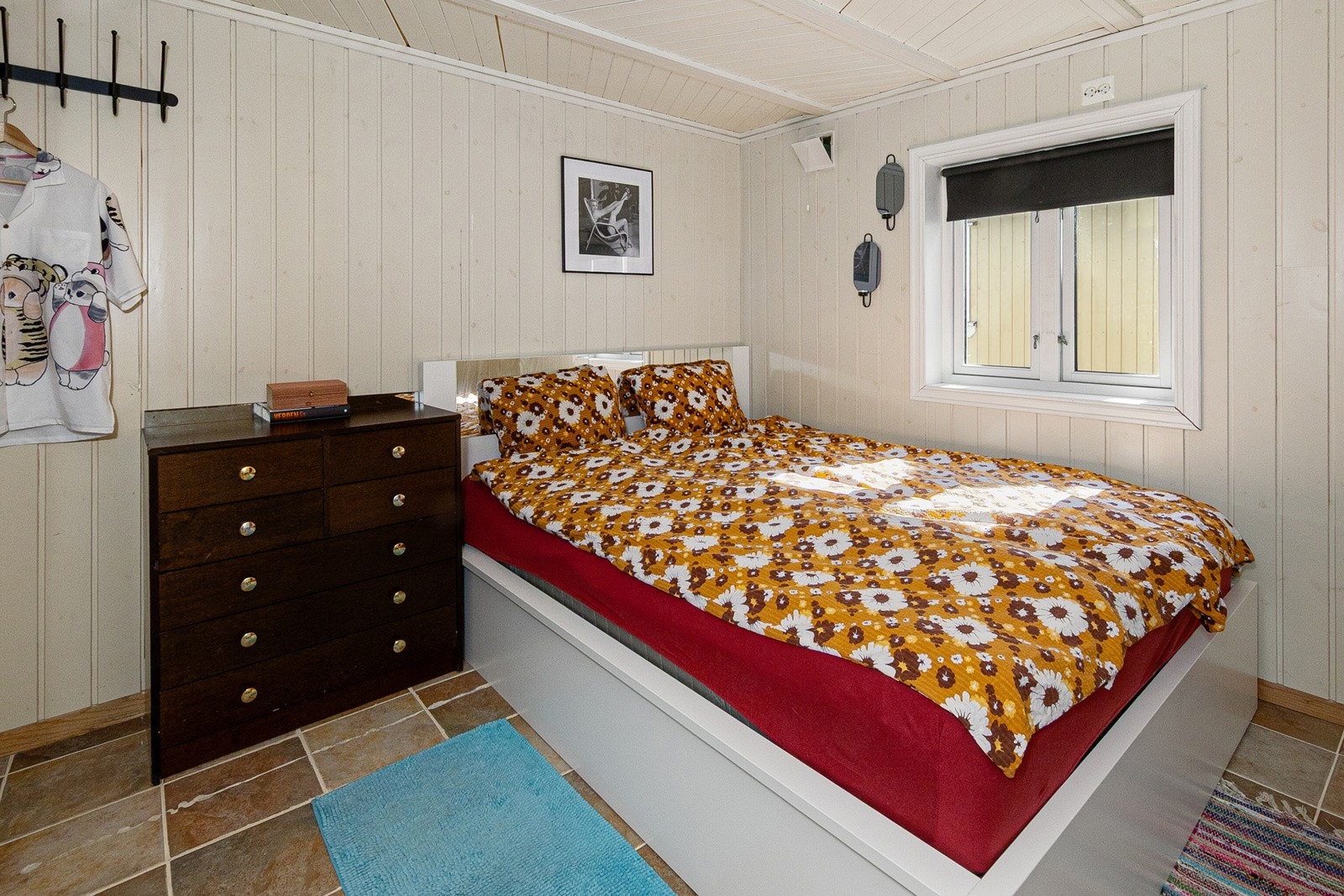 Hovedsoverom. Megler gjør oppmerksom på at rommet ikke er godkjent hos kommunen. Galleribilde