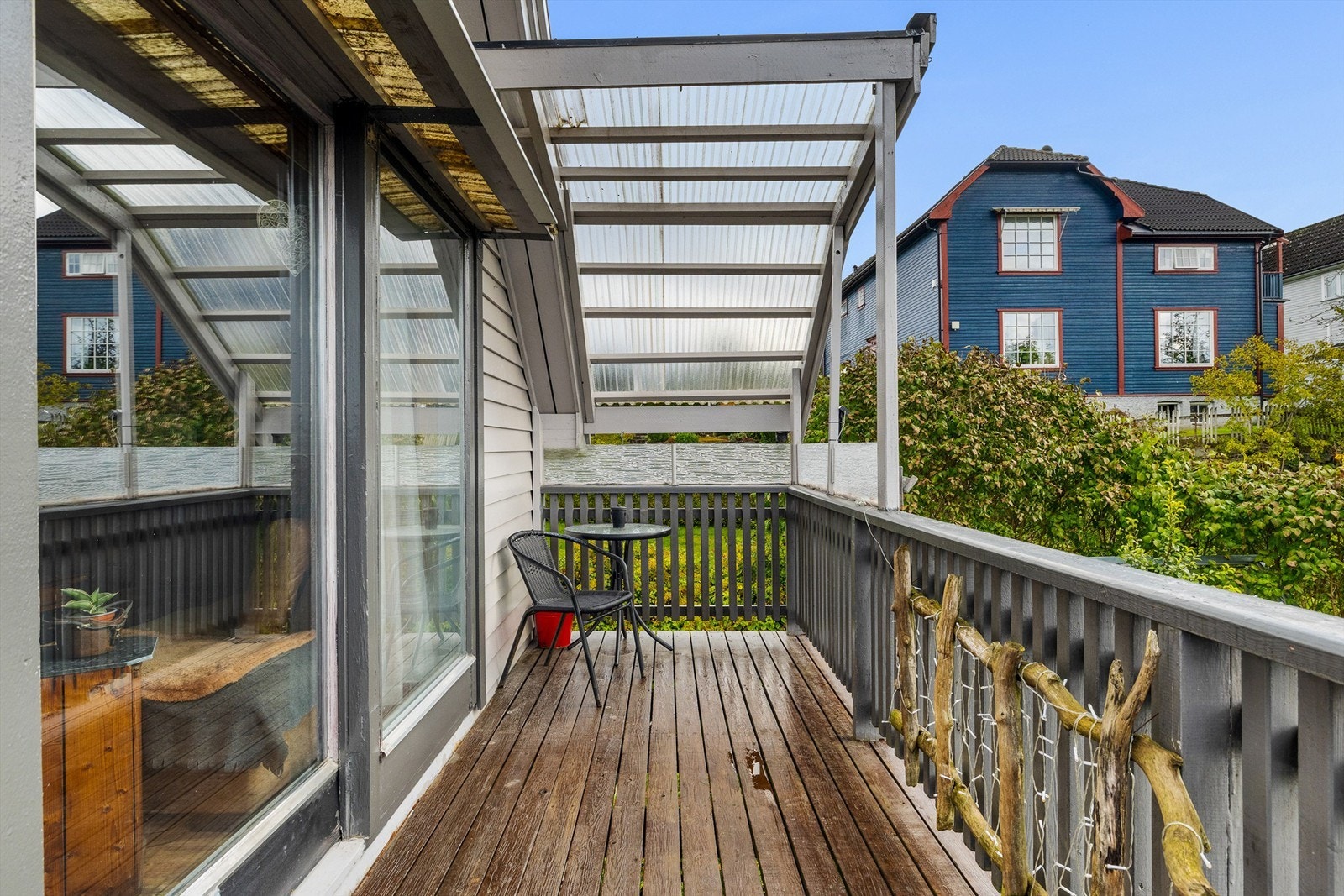 Tilbygg: Sør-østvendt veranda. Galleribilde