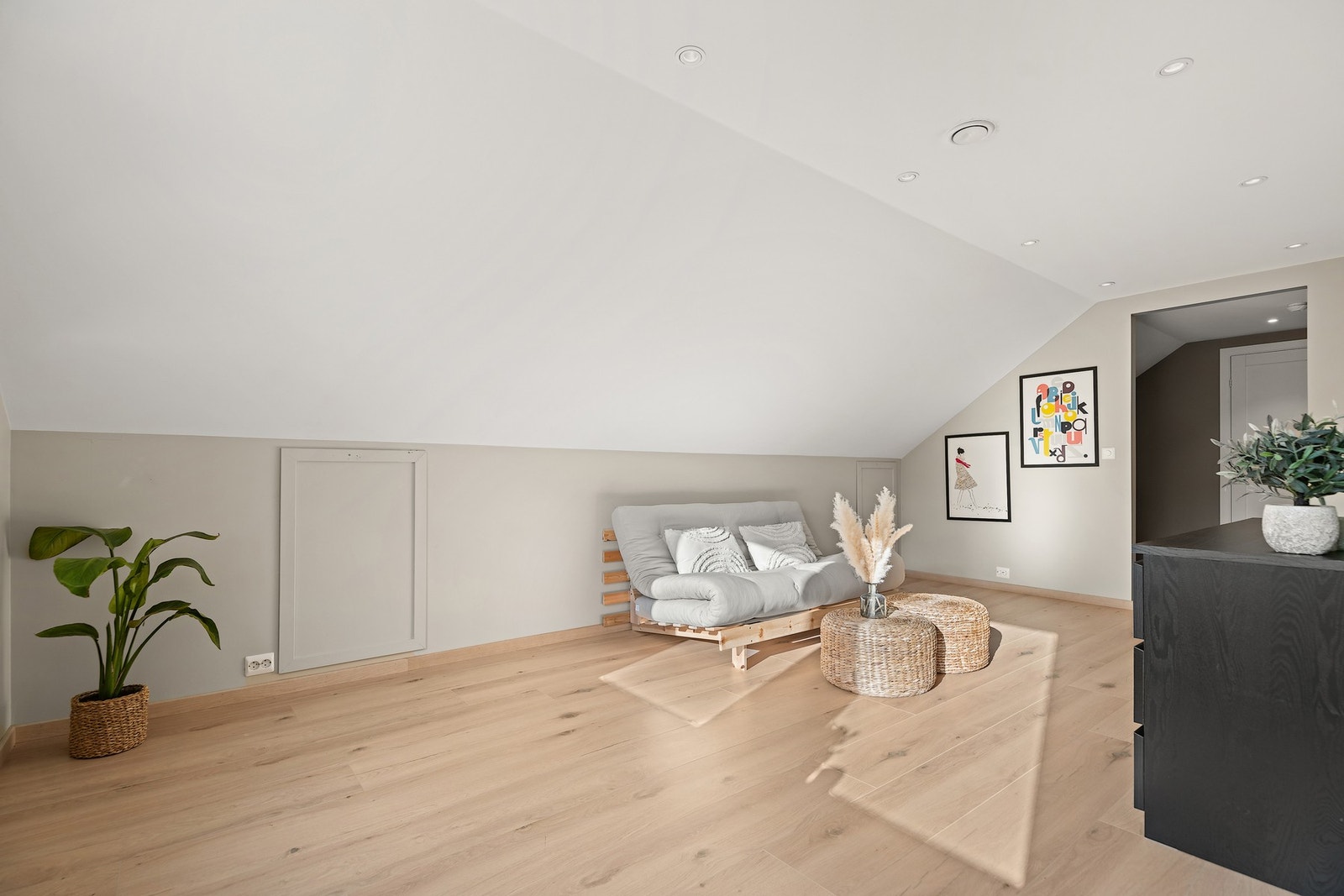 Det er praktisk lagring i kneveggene Galleribilde