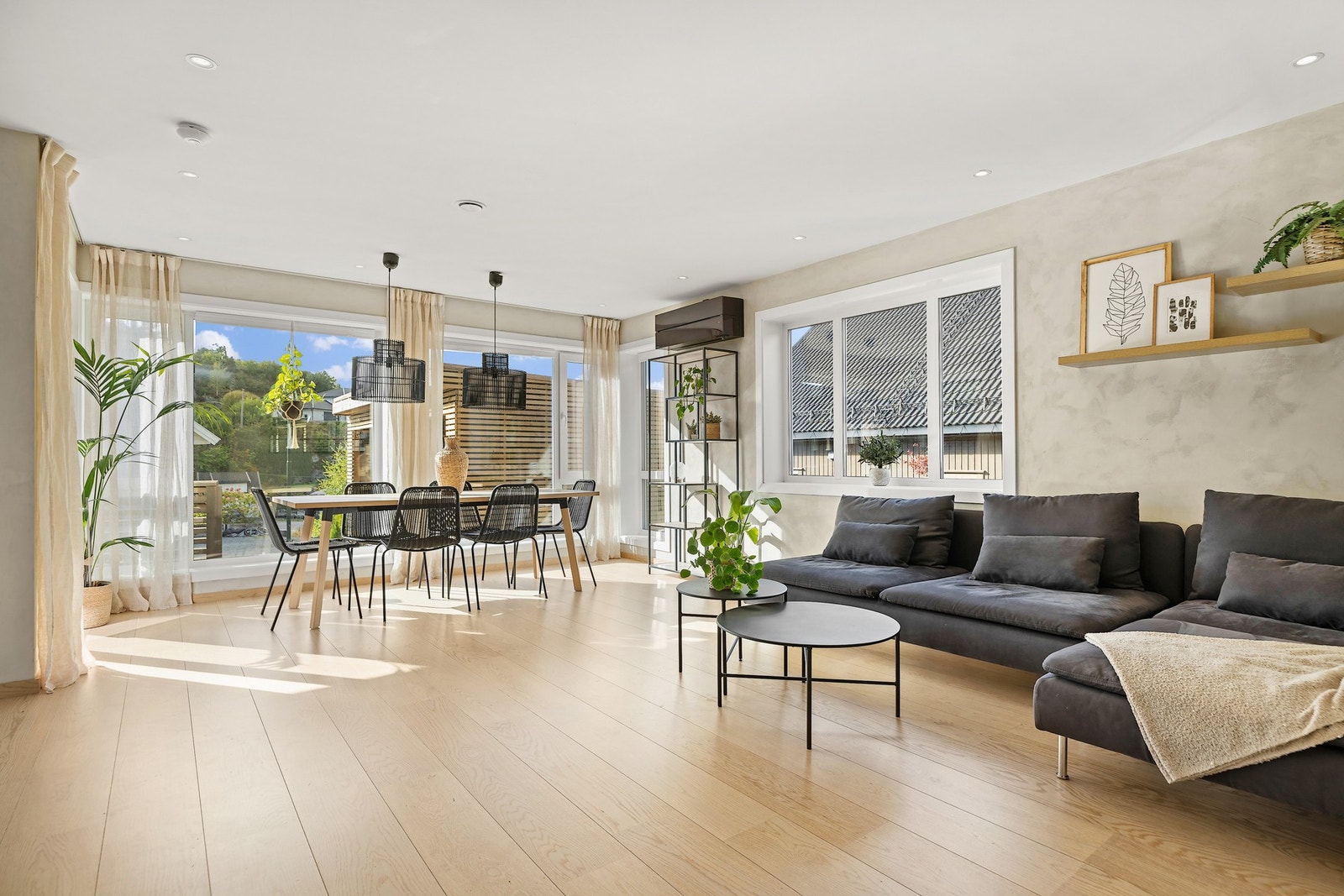 Boligen har en praktisk planløsning. Alt er tilgjengelig på en flate. Galleribilde