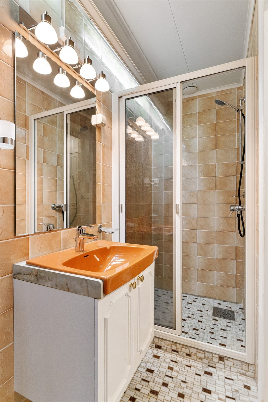 Bad underetasje Galleribilde