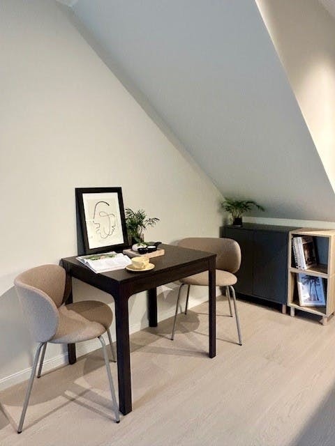 Leies ut møblert Galleribilde