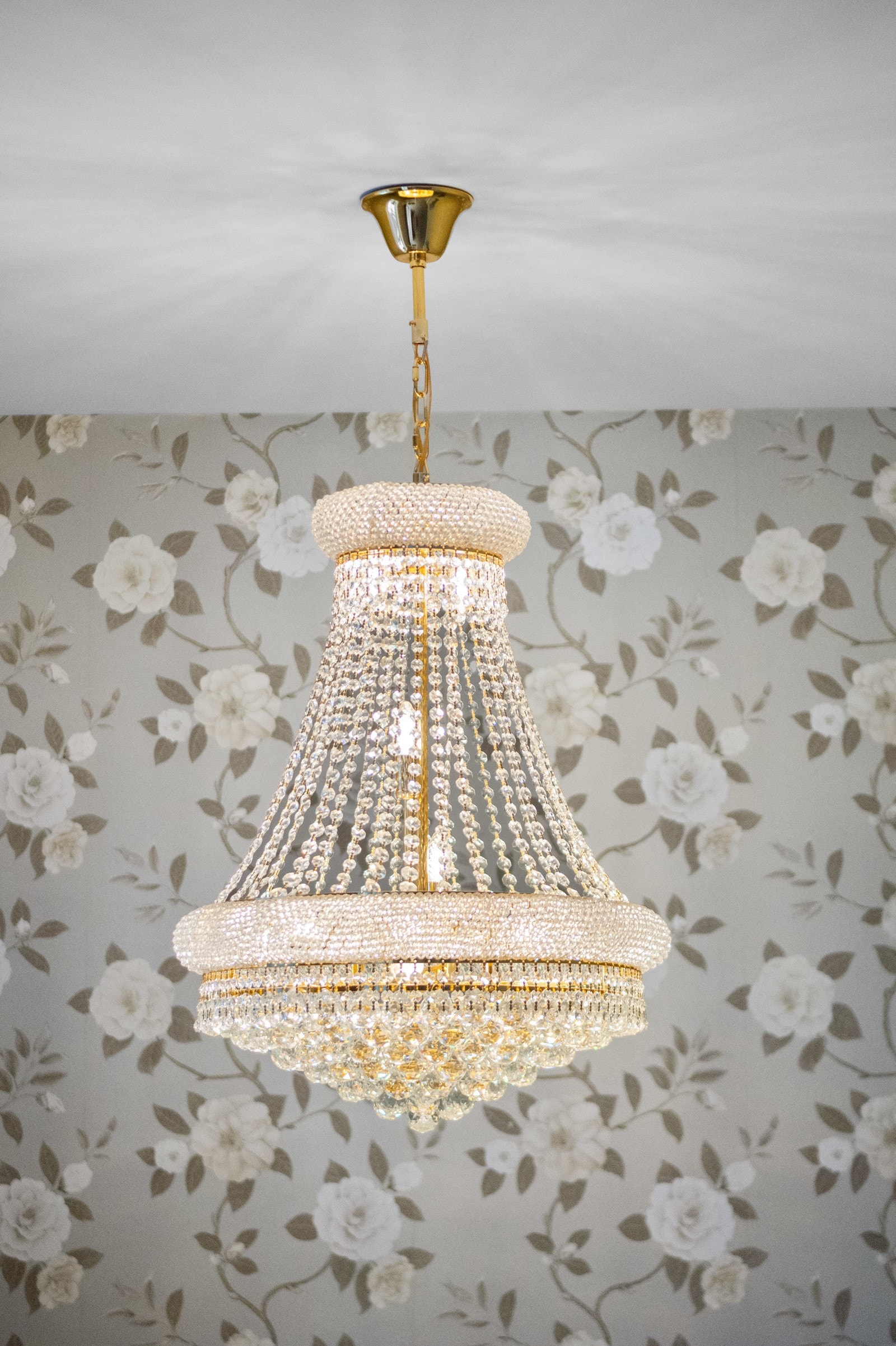 Med lysekrone i trapperommet kan man understreke det herskapelige inntrykket. Galleribilde