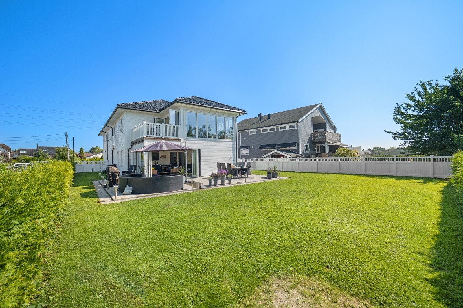 Velkommen til Finstadveien 21 A, en eksklusiv enebolig fra 2022 med høy standard og to familievennlige etasjer. Galleribilde