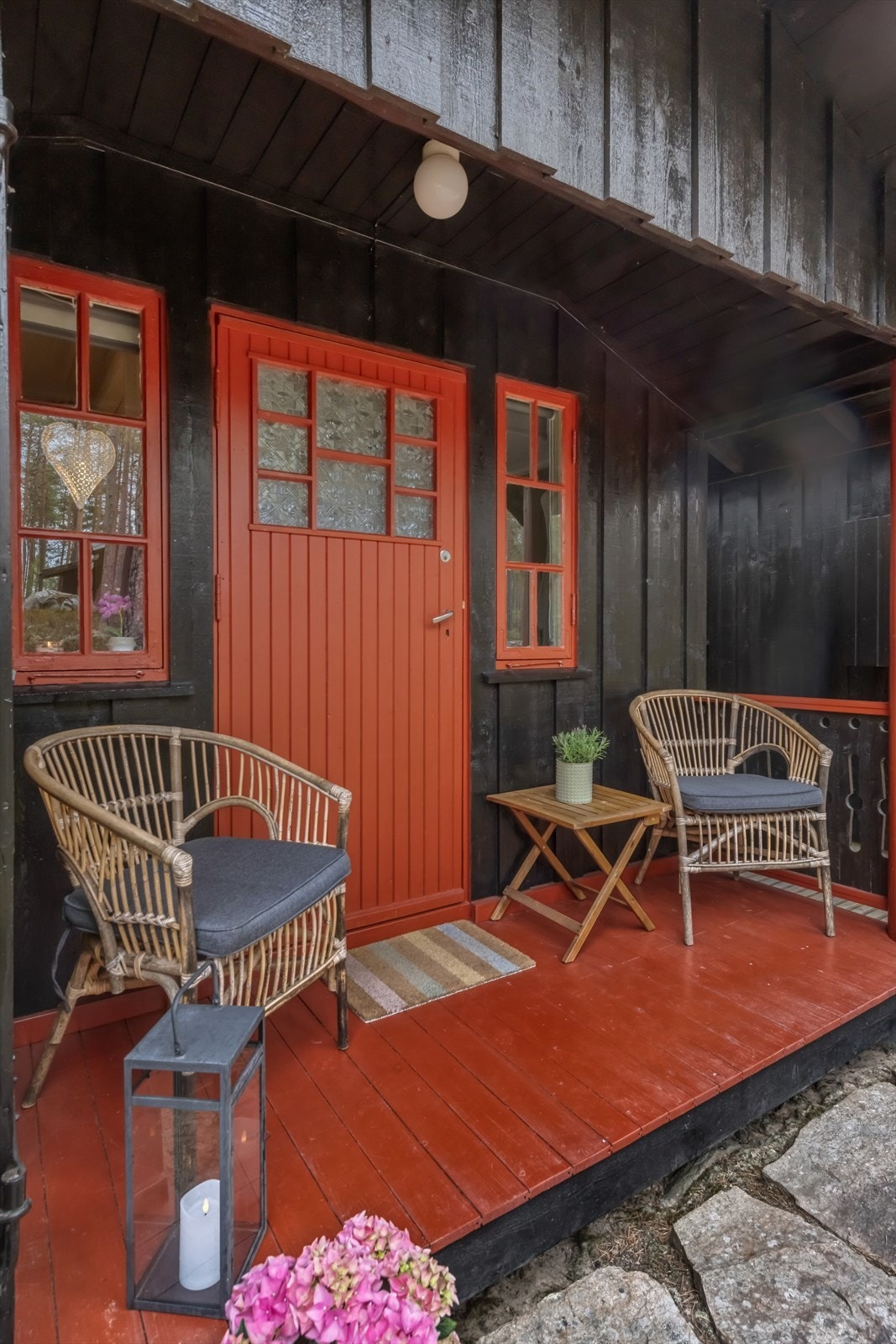 Koselig inngangsparti til annekset. Galleribilde