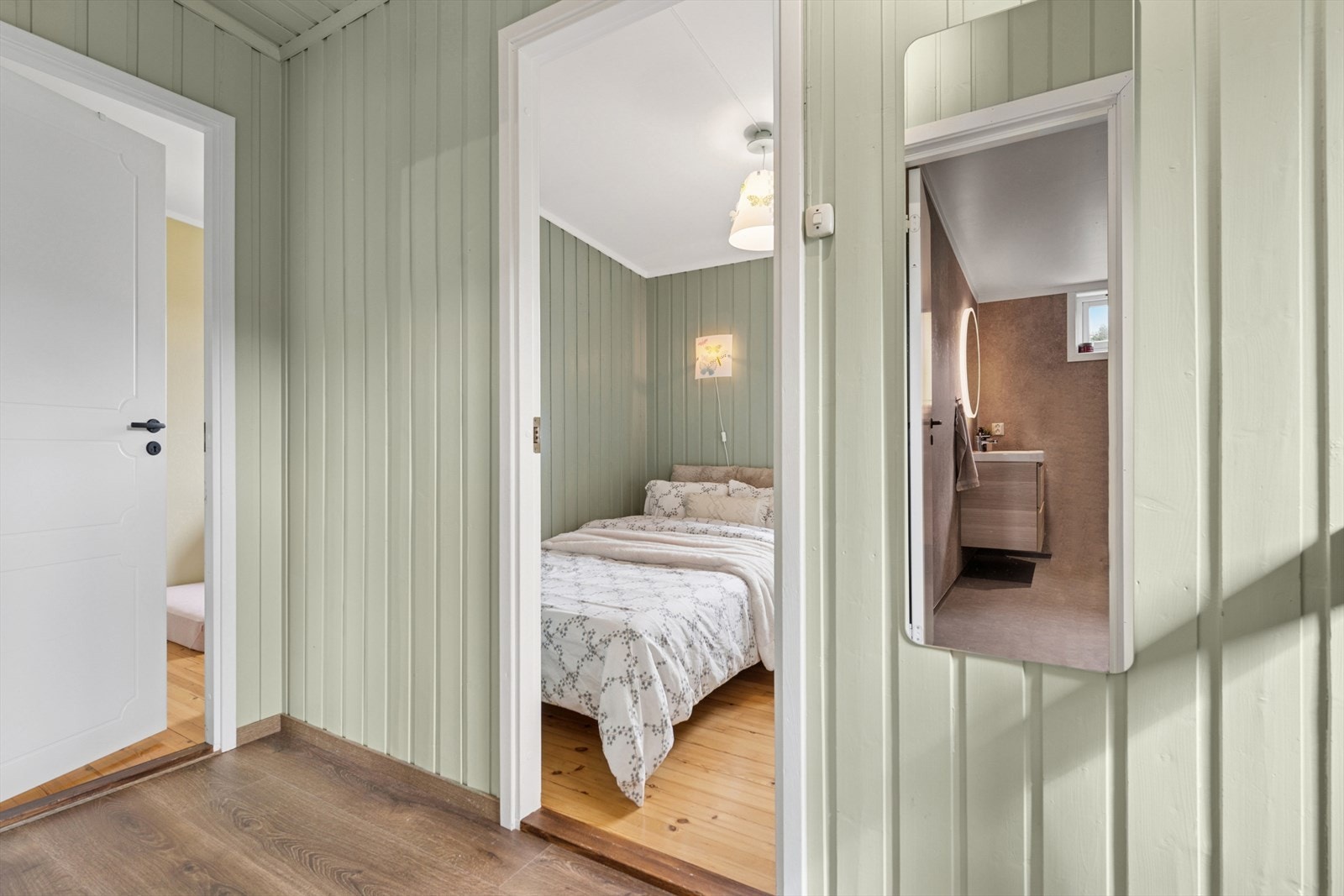 Boligen har en god og praktisk planløsning, fordelt over tre plan. Galleribilde