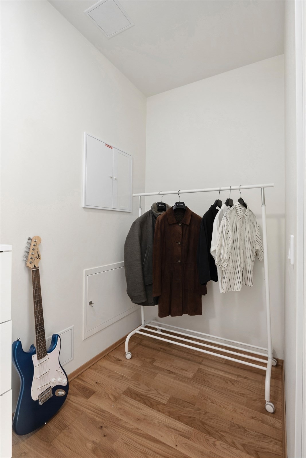 Boden i leiligheten er på ca. 3 m². Det disponeres også en kjellerbod på 5 m² Galleribilde