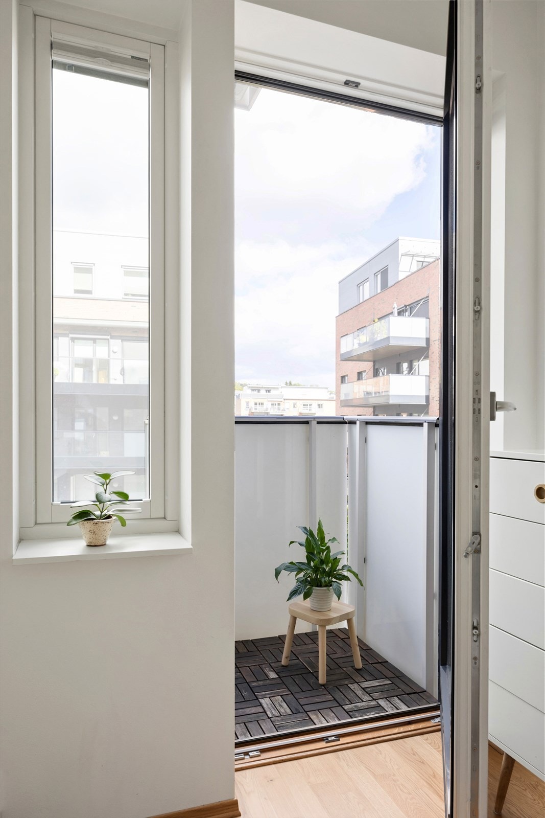 Fra soverommet er det tilgang til en hyggelig balkong Galleribilde