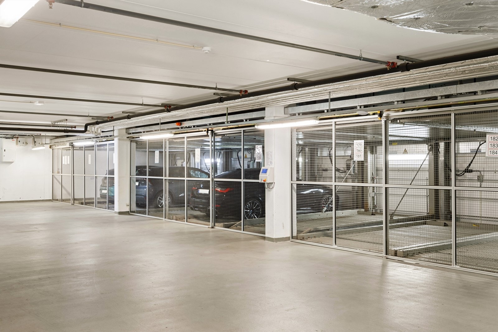 Det medfølger garasjeplass i system Galleribilde